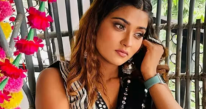 Watch the viral video of Bhojpuri actress Akanksha Dubey discussing the suicide case.