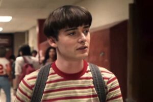 Noah Schnapp café video sparks online controversy