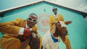 VIDEO: TitoM, Yuppe ft. S.N.E & EeQue - Tshwala Bam